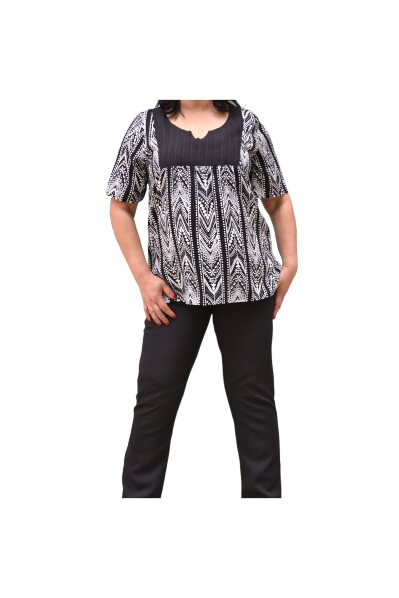 WHITE AND BLACK BLOUSE ✅