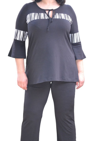 BLACK BLOUSE WITH RUFFLE SLEEVES ✅