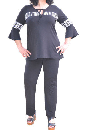 BLACK BLOUSE WITH RUFFLE SLEEVES ✅