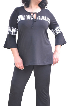 BLACK BLOUSE WITH RUFFLE SLEEVES ✅