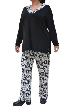 BLACK / WHITE PANTS ✅