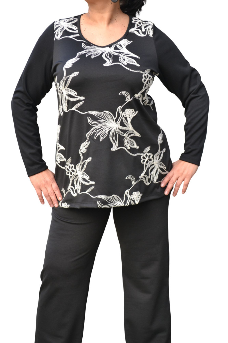 BLOUSE WITH EMBROIDERY ✅