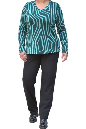 Short line printed blouse with long sleeves and V-neckline, front view - plus size